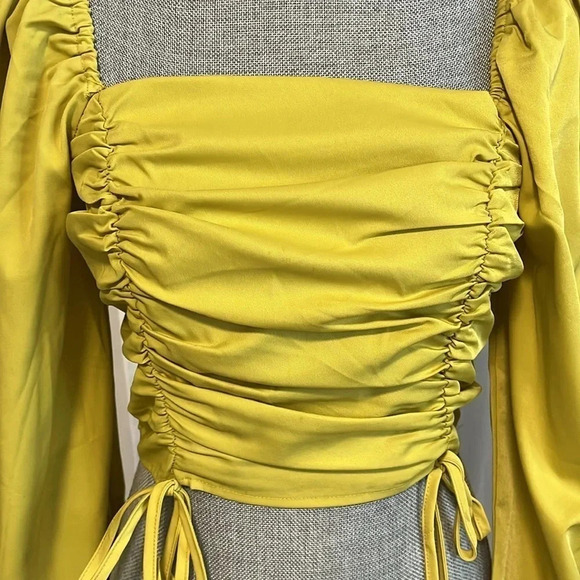 Balloon Sleeve  Blouse Cropped, Size M - Picture 2 of 15